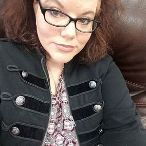 Meet your Posher, Leslie